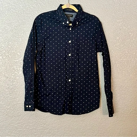 Men’s medium banana republic, untucked, fit button shirt - Picture 2 of 4